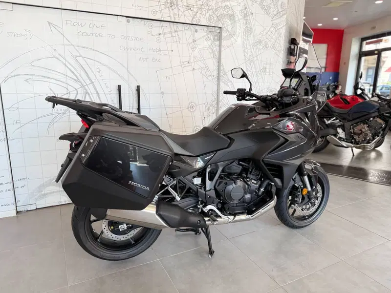 Honda NT 1100 (2025 - 26) (3)