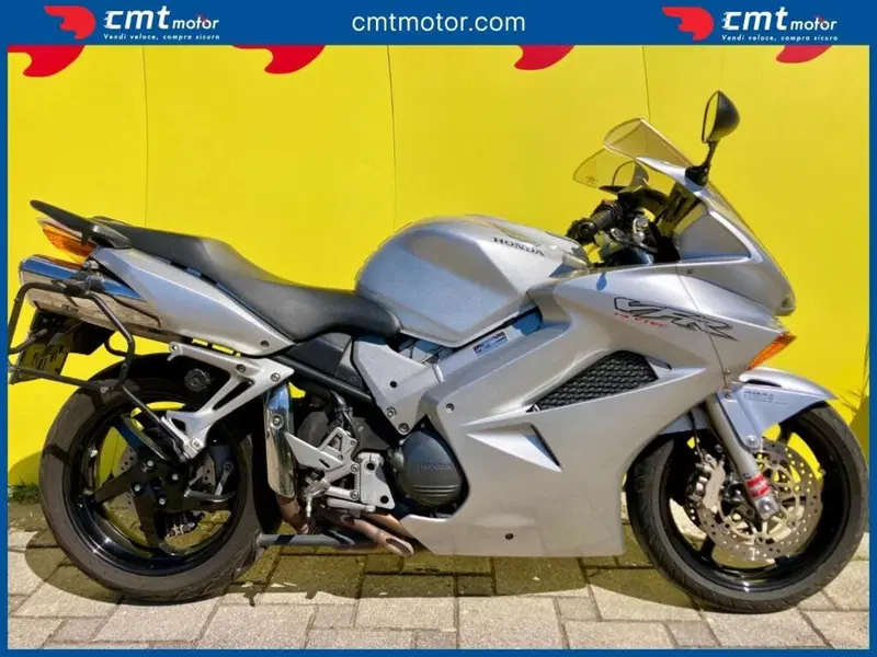 Honda VFR 800 (2002 - 05)