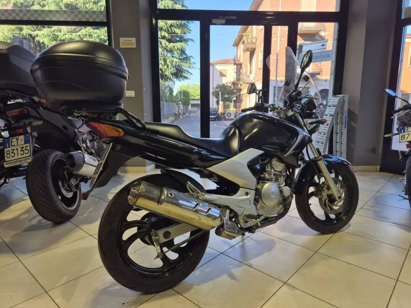 Yamaha YBR 250 (2006 - 13) (3)