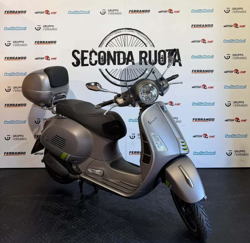 Vespa GTS 300 Supertech Hpe (2021 - 22) (4)