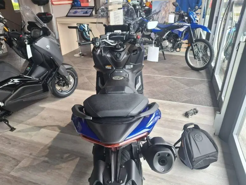 Yamaha T-Max 560 (2025 - 26) (5)