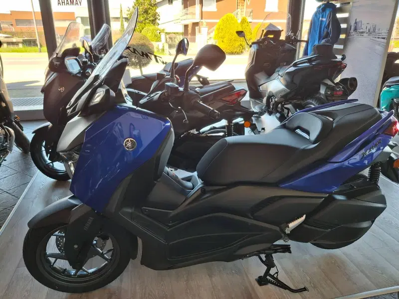 Yamaha T-Max 560 (2025 - 26) (3)