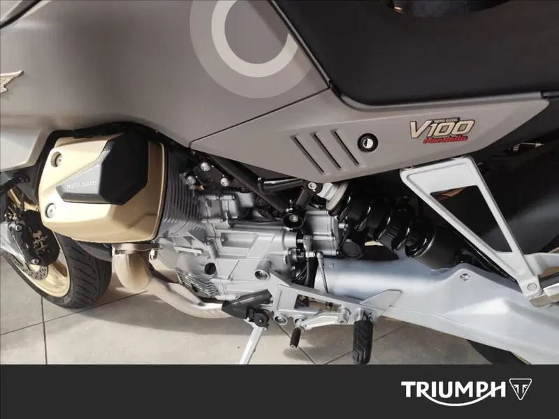 Moto Guzzi V100 Mandello Aviazione Navale (2023 - 24) (6)