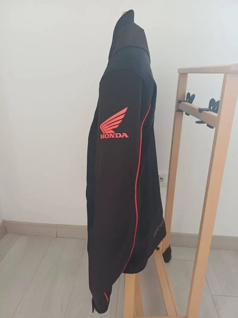 Giubbotto Alpinestars_Honda (3)