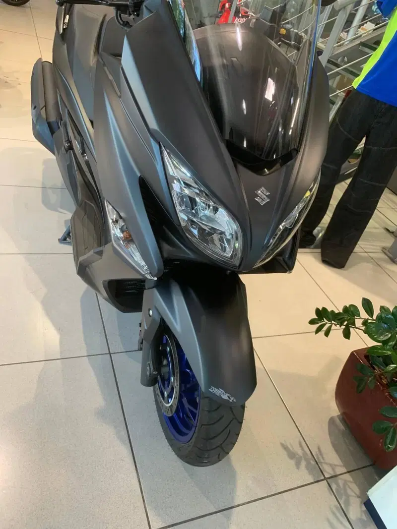 Suzuki Burgman 400 (2022 - 24) (3)