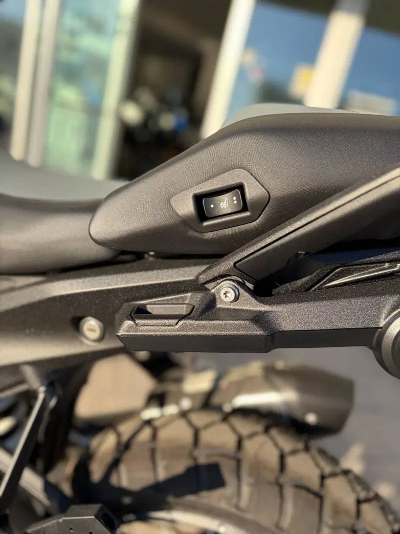Bmw R 1300 GS Triple Black (2023 - 26) (6)