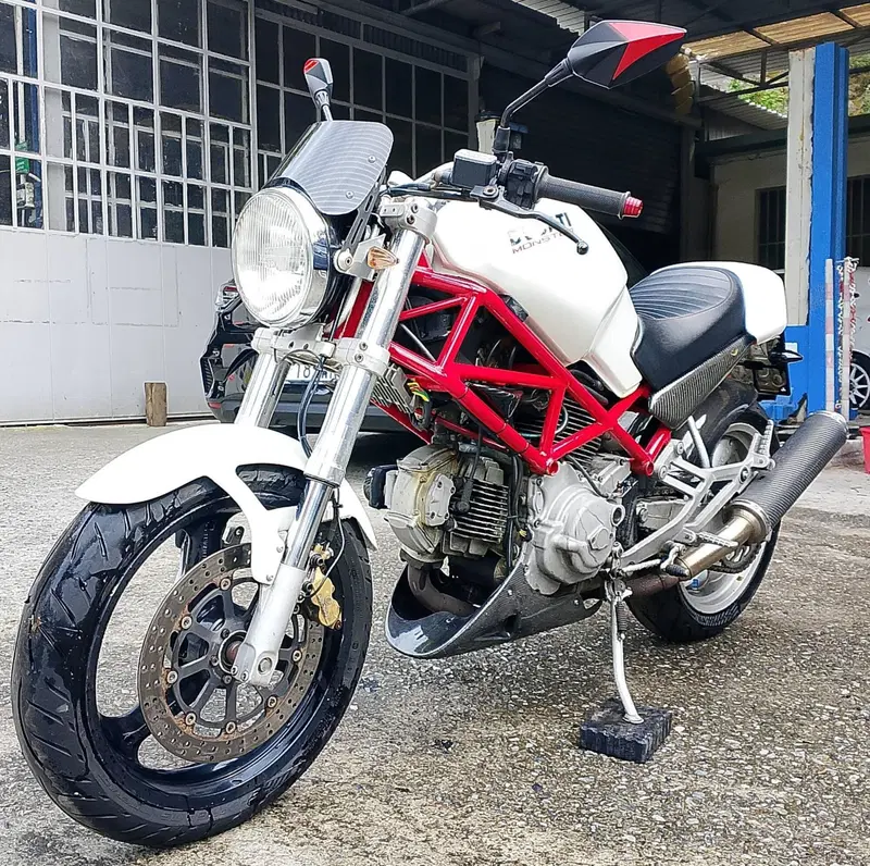 Ducati Monster 600 (1994 - 02) (7)
