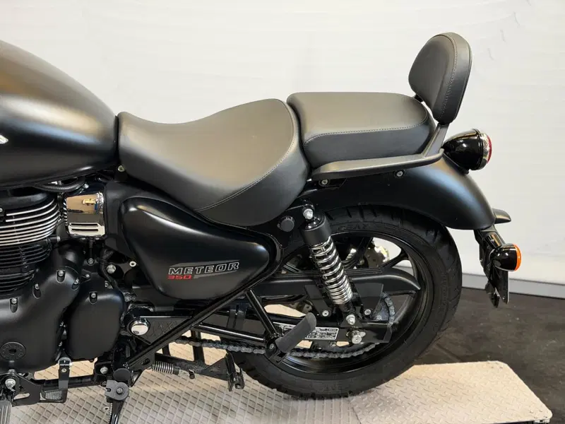 Royal Enfield Meteor 350 (2021 - 26) (9)