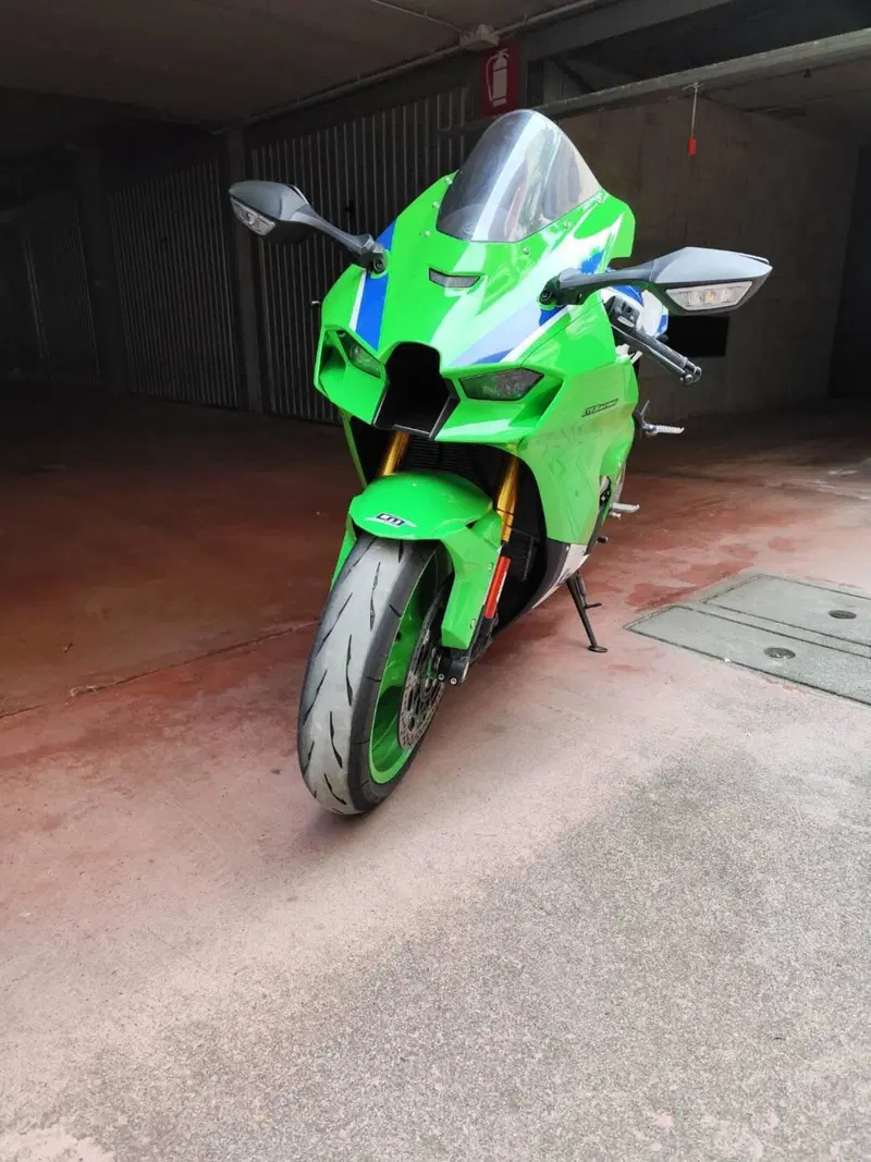 Kawasaki Ninja 1000 ZX-10R 40th Anniversary Edition (2024)