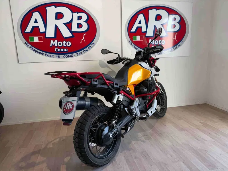 Moto Guzzi V85 TT Evocative Graphics (2021 - 23) (5)