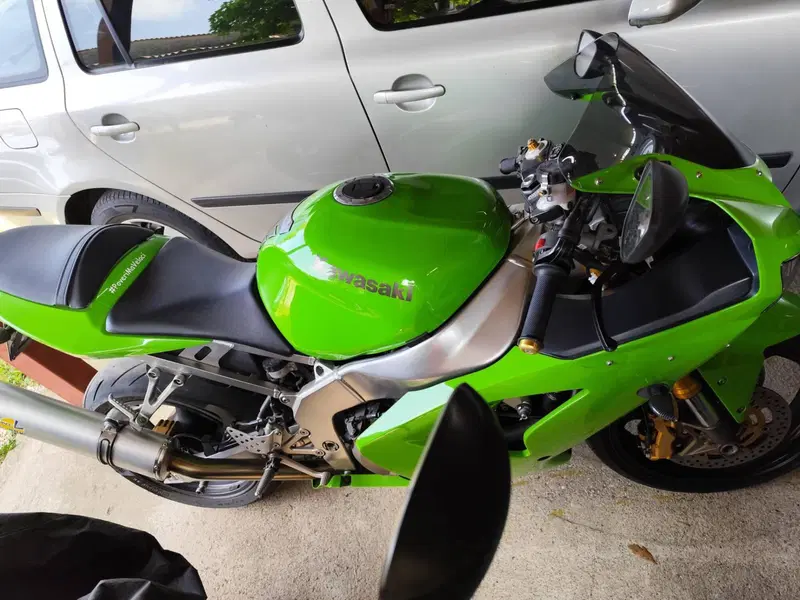 Kawasaki Ninja 636 ZX-6R (2003 - 04) (2)