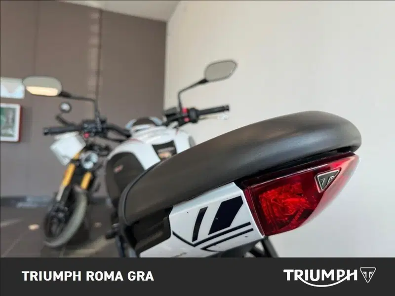 Triumph Trident 660 Triple Tribute Edition (2024) (9)