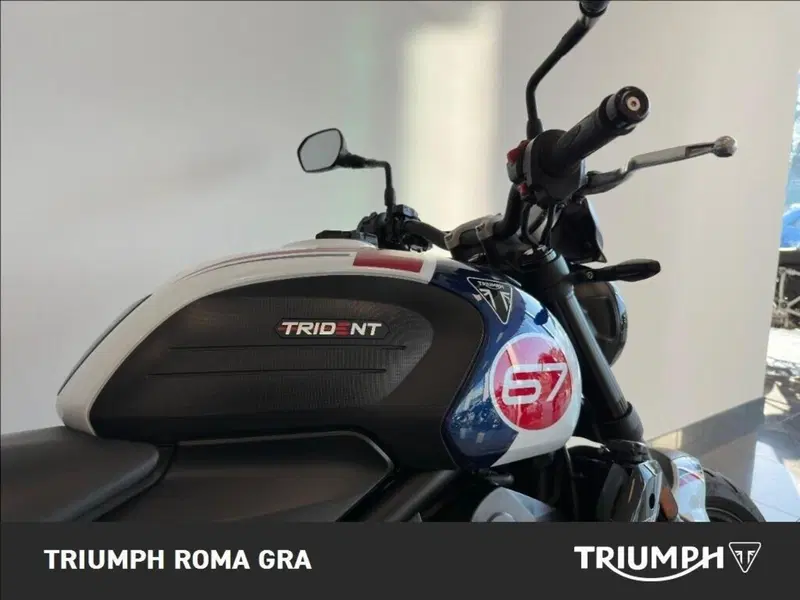 Triumph Trident 660 Triple Tribute Edition (2024) (12)