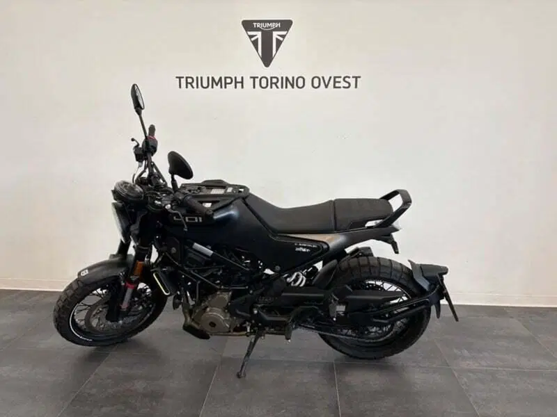 Husqvarna Svartpilen 401 (2021 - 23) (3)