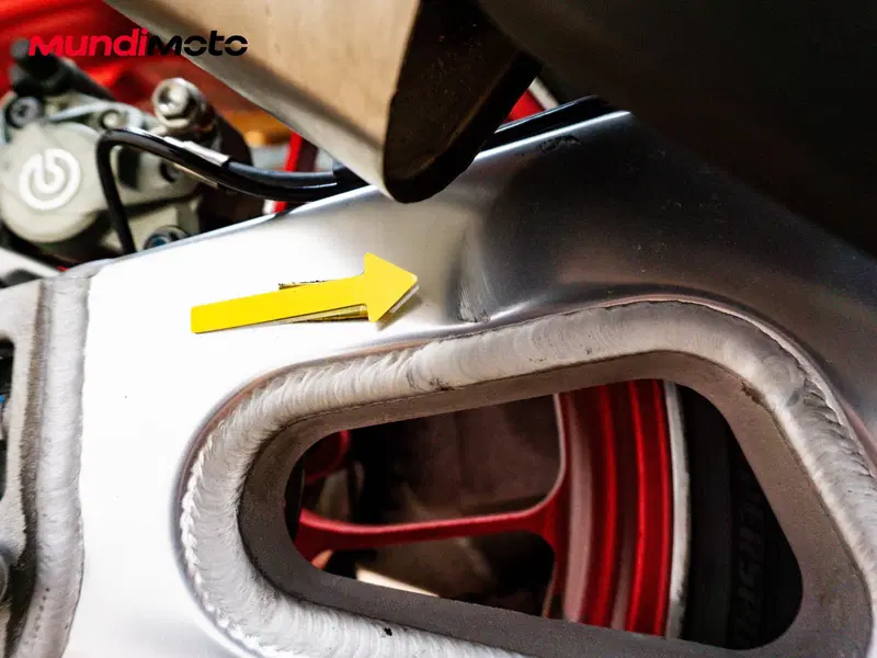 Aprilia RSV4 1100 Factory (2025 - 26) (18)