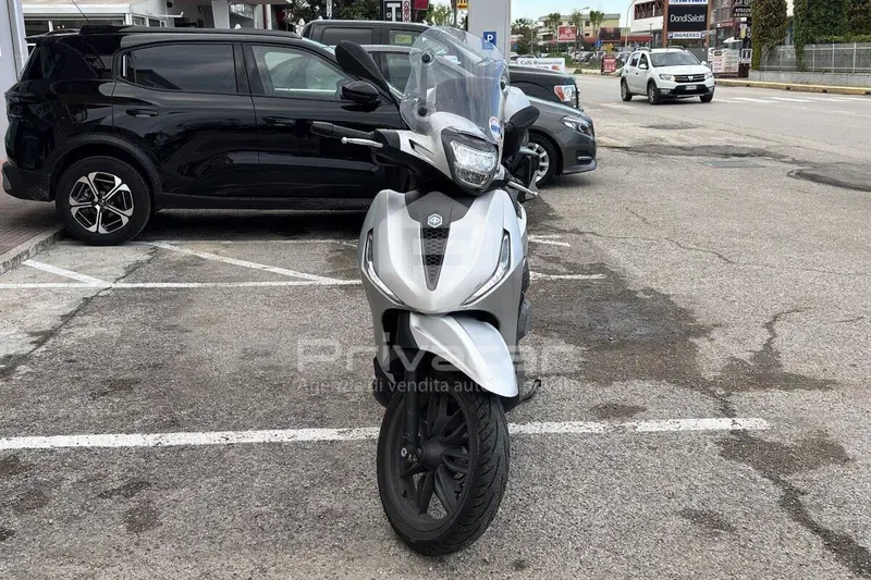 Piaggio Beverly 400 S ABS-ASR (2021 - 24) (2)