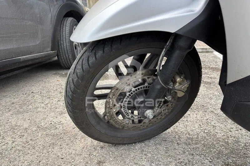 Piaggio Beverly 400 S ABS-ASR (2021 - 24) (15)