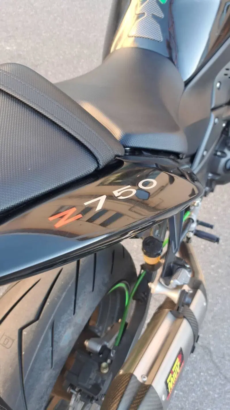 Kawasaki Z 750 (2007 - 14) (4)