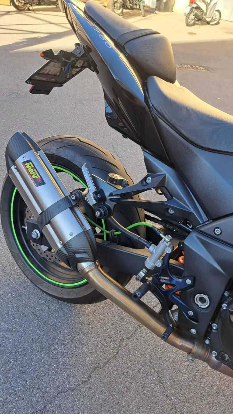 Kawasaki Z 750 (2007 - 14) (11)