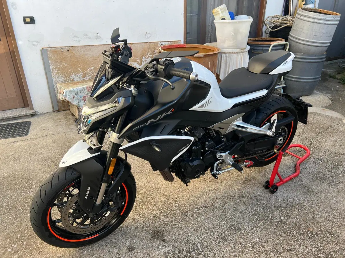 CFMOTO 800NK Advanced (2023 - 26) (7)