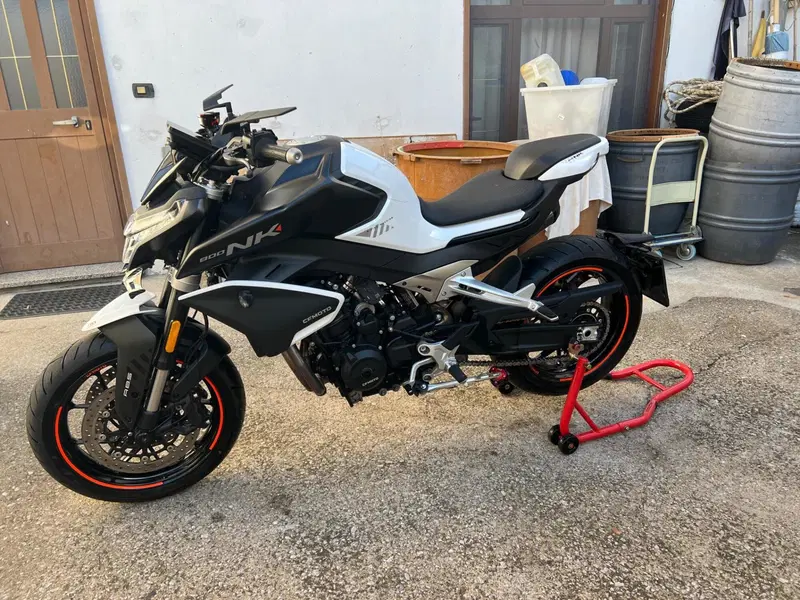 CFMOTO 800NK Advanced (2023 - 26) (8)