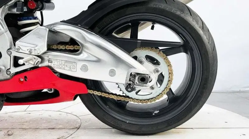 Aprilia RSV 1000 (2000 - 01) (5)