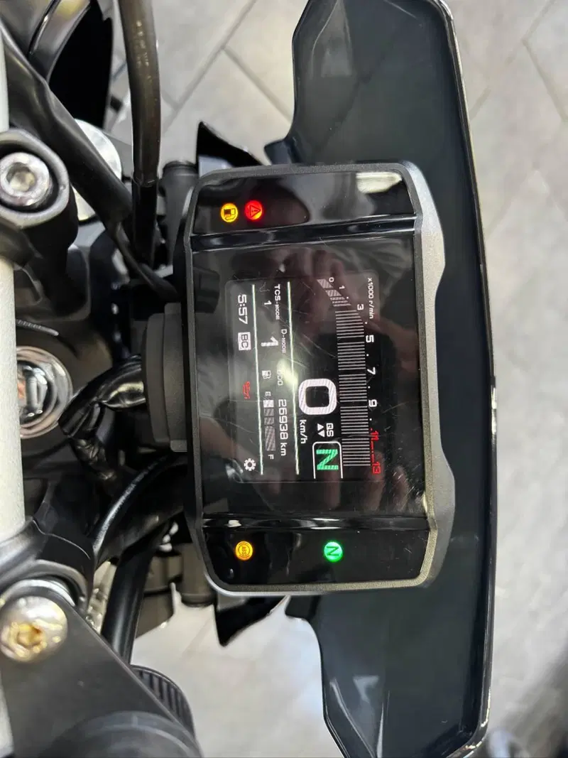 Yamaha MT-09 (2021 - 23) (7)