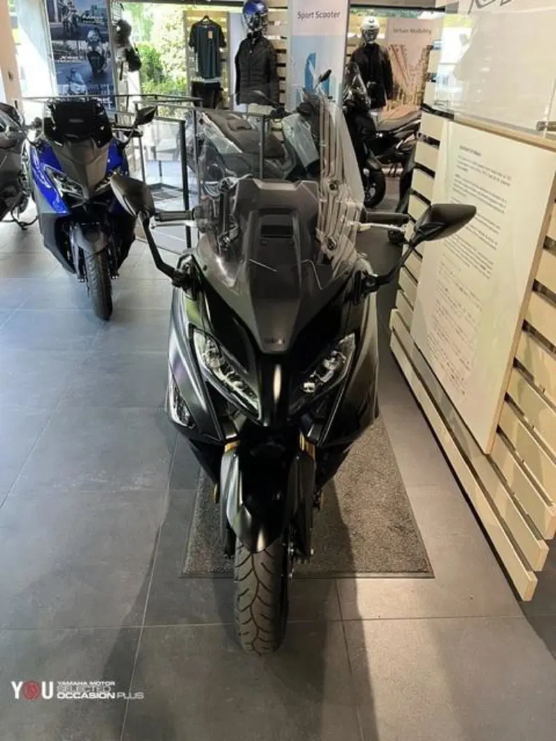 Yamaha T-Max 560 (2022 - 24) (4)