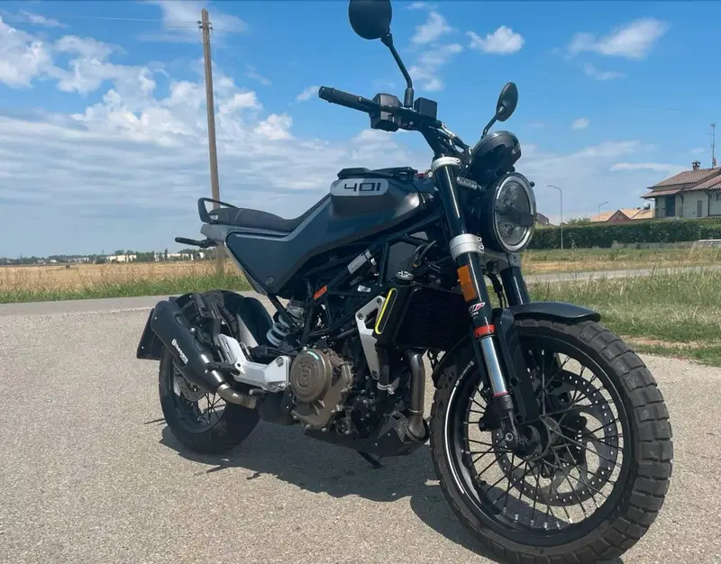 Husqvarna Svartpilen 401 (2021 - 23) (3)