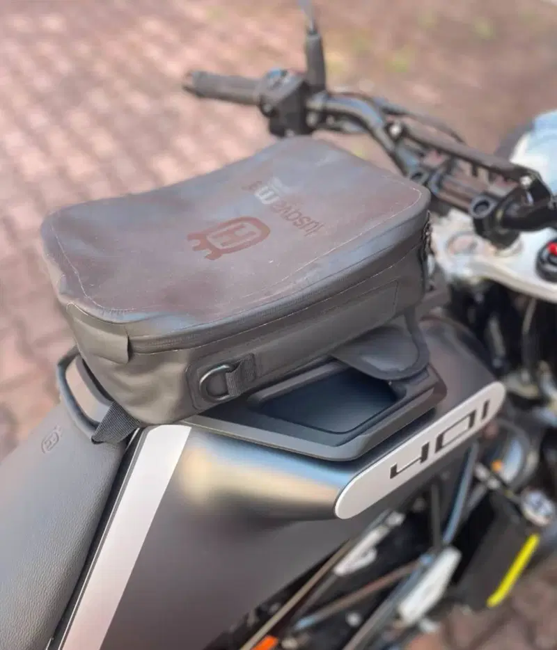 Husqvarna Svartpilen 401 (2021 - 23) (5)