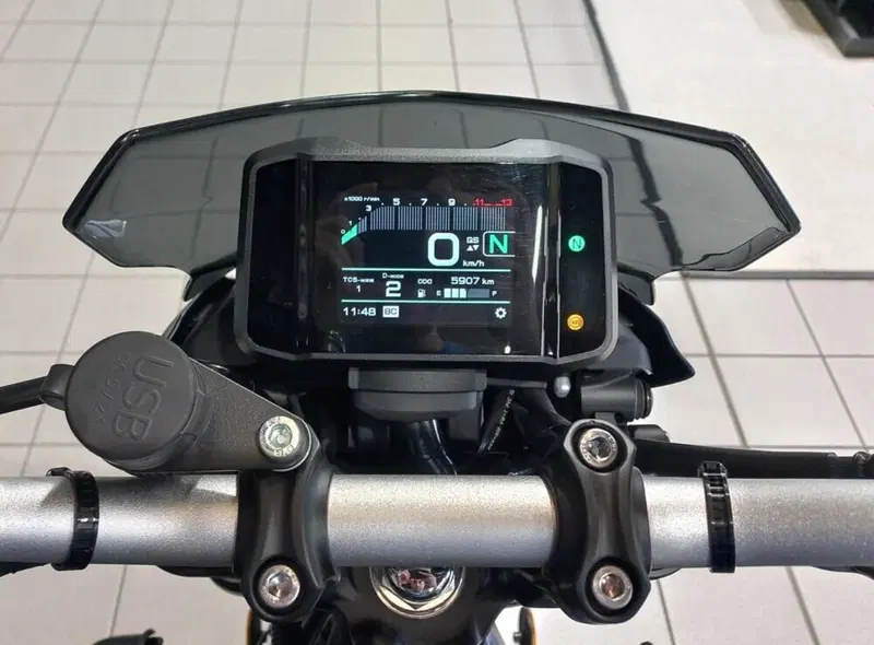 Yamaha MT-09 (2021 - 23) (4)