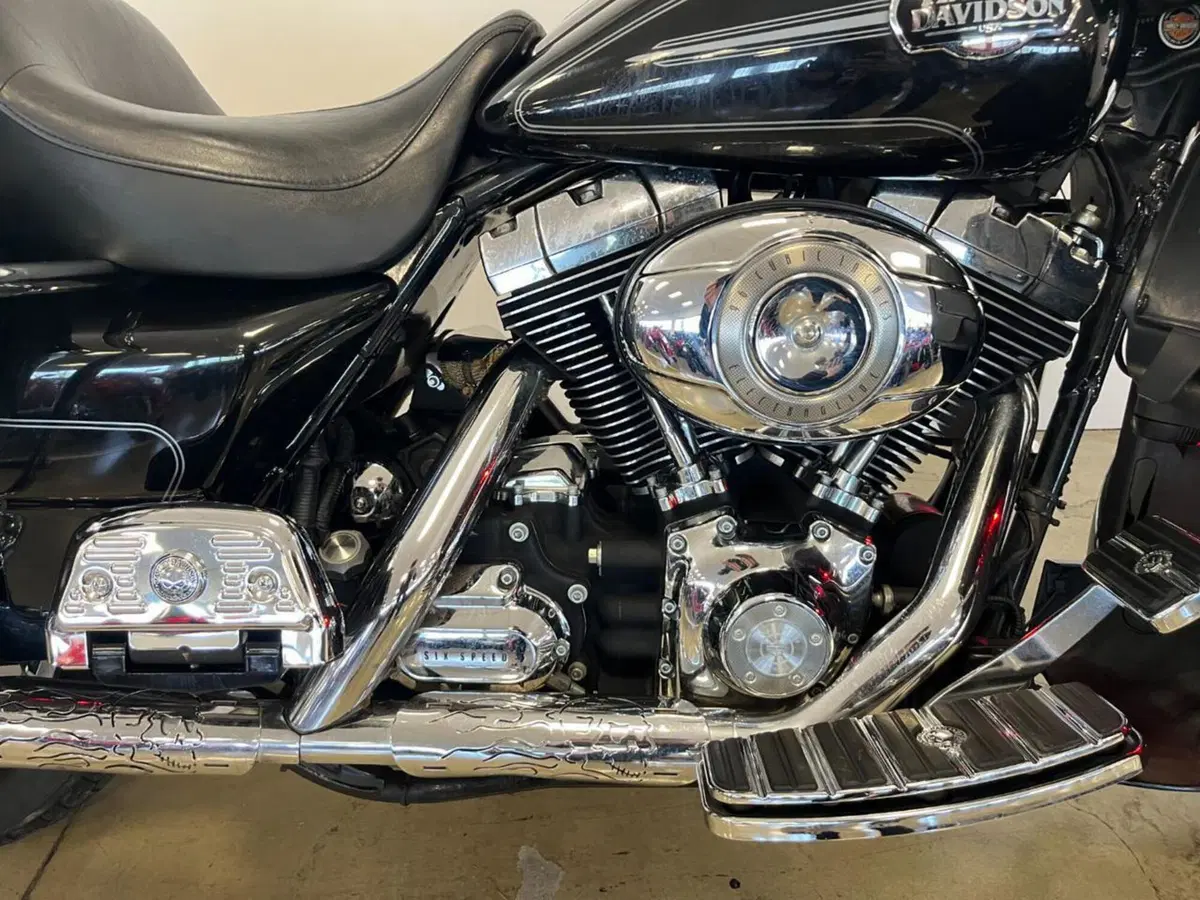 Harley-Davidson 1584 Electra Glide Ultra Classic (2007) - FLHTCU (7)