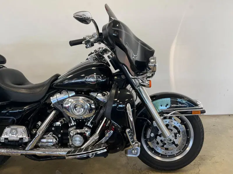 Harley-Davidson 1584 Electra Glide Ultra Classic (2007) - FLHTCU (5)