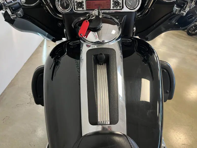 Harley-Davidson 1584 Electra Glide Ultra Classic (2007) - FLHTCU (12)
