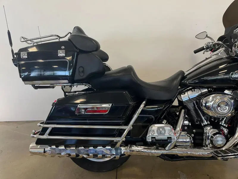 Harley-Davidson 1584 Electra Glide Ultra Classic (2007) - FLHTCU (6)