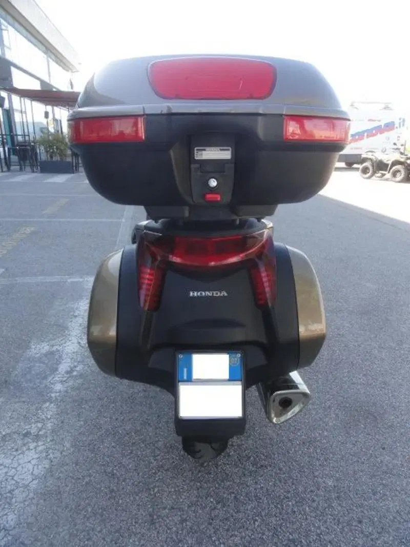 Honda Deauville 700  (7)