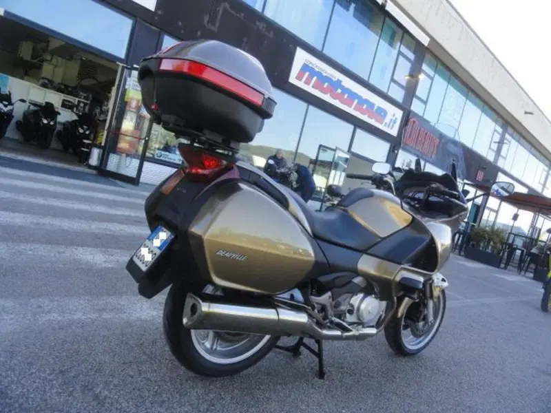 Honda Deauville 700  (9)