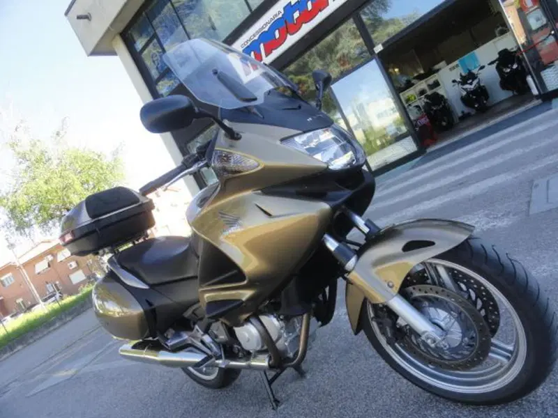 Honda Deauville 700  (2)