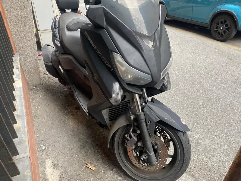 Yamaha X-Max 400 Momodesign (2014 - 16) (4)