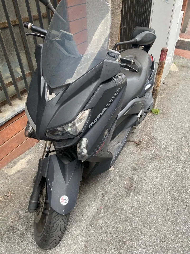 Yamaha X-Max 400 Momodesign (2014 - 16) (5)