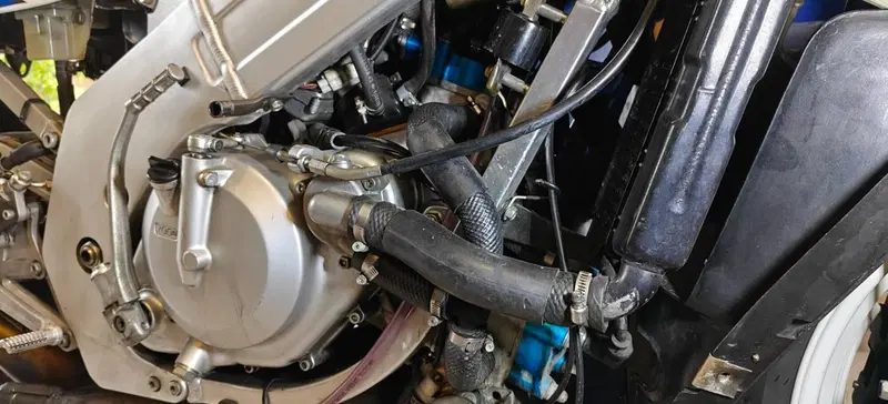 Suzuki RGV250 Gamma (8)