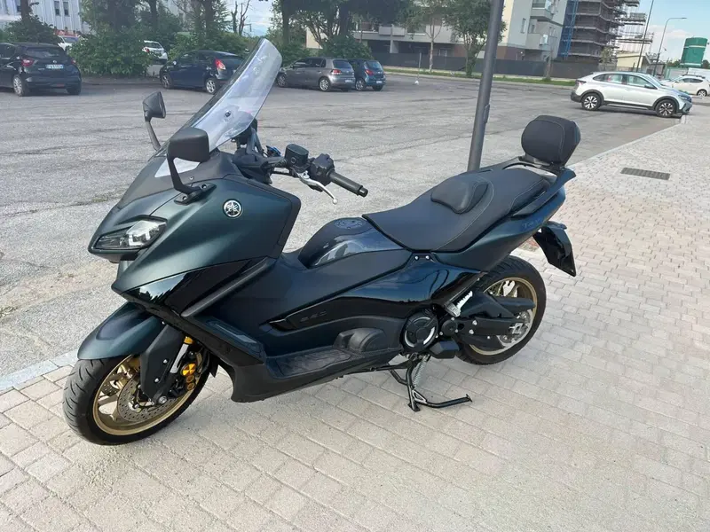 Yamaha T-Max 560 Tech Max (2022 - 24) (7)