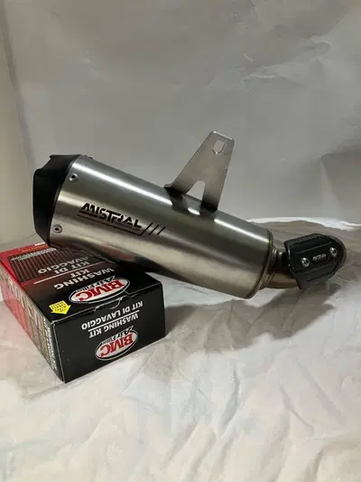 Scarico Mistral e filtro BMC per Guzzi Mandello v1