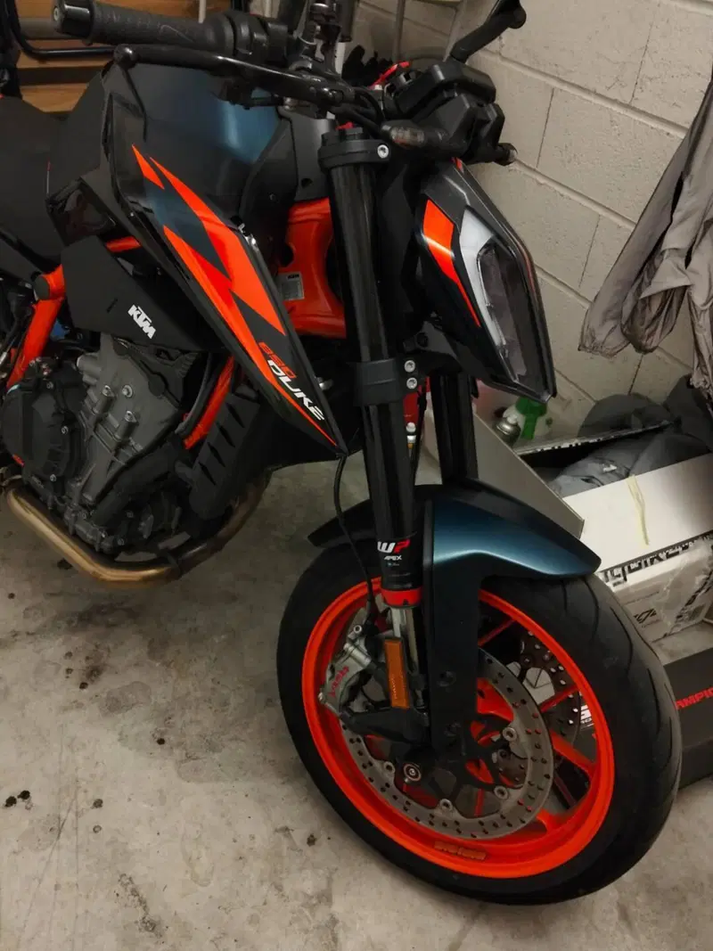 KTM 890 Duke R (2022 - 23)