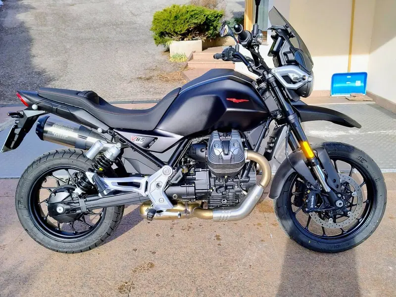 Moto Guzzi V85 Strada (2024 - 26) (3)