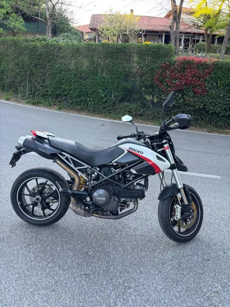 Ducati Hypermotard 796 (2012) (4)