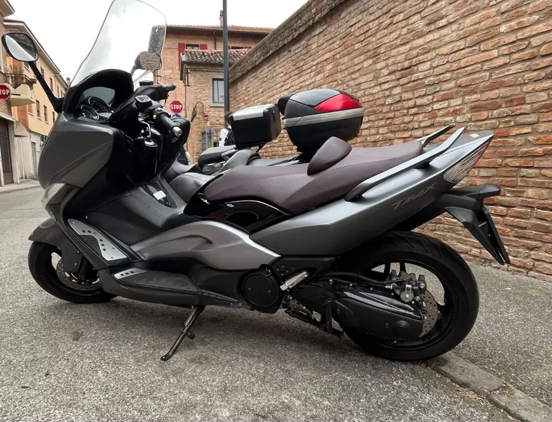 Yamaha T-Max 500 Night Max (2007 - 08) (2)