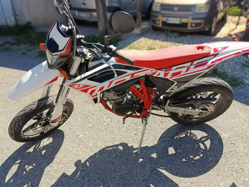Betamotor Motard 4.0 M4 (2011 - 16) (3)