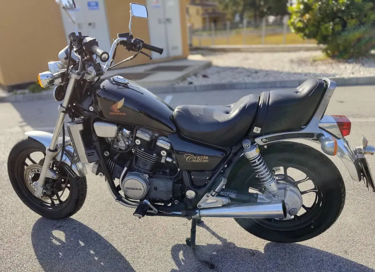 Honda VF 750 C