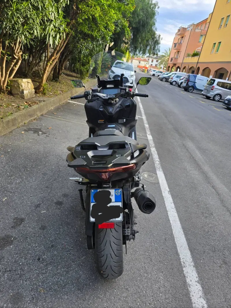 Yamaha T-Max 560 (2022 - 24) (2)